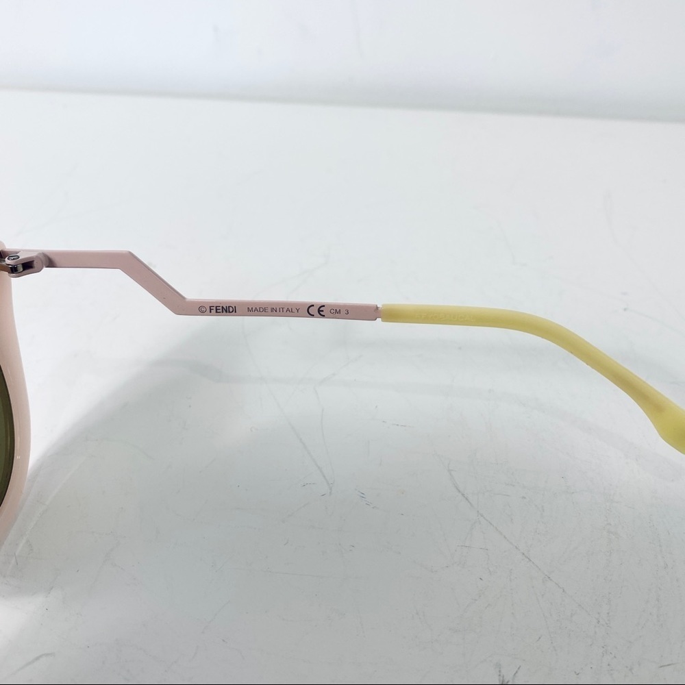 Fendi light pink cat-eye sunglasses - Picture 5 of 7